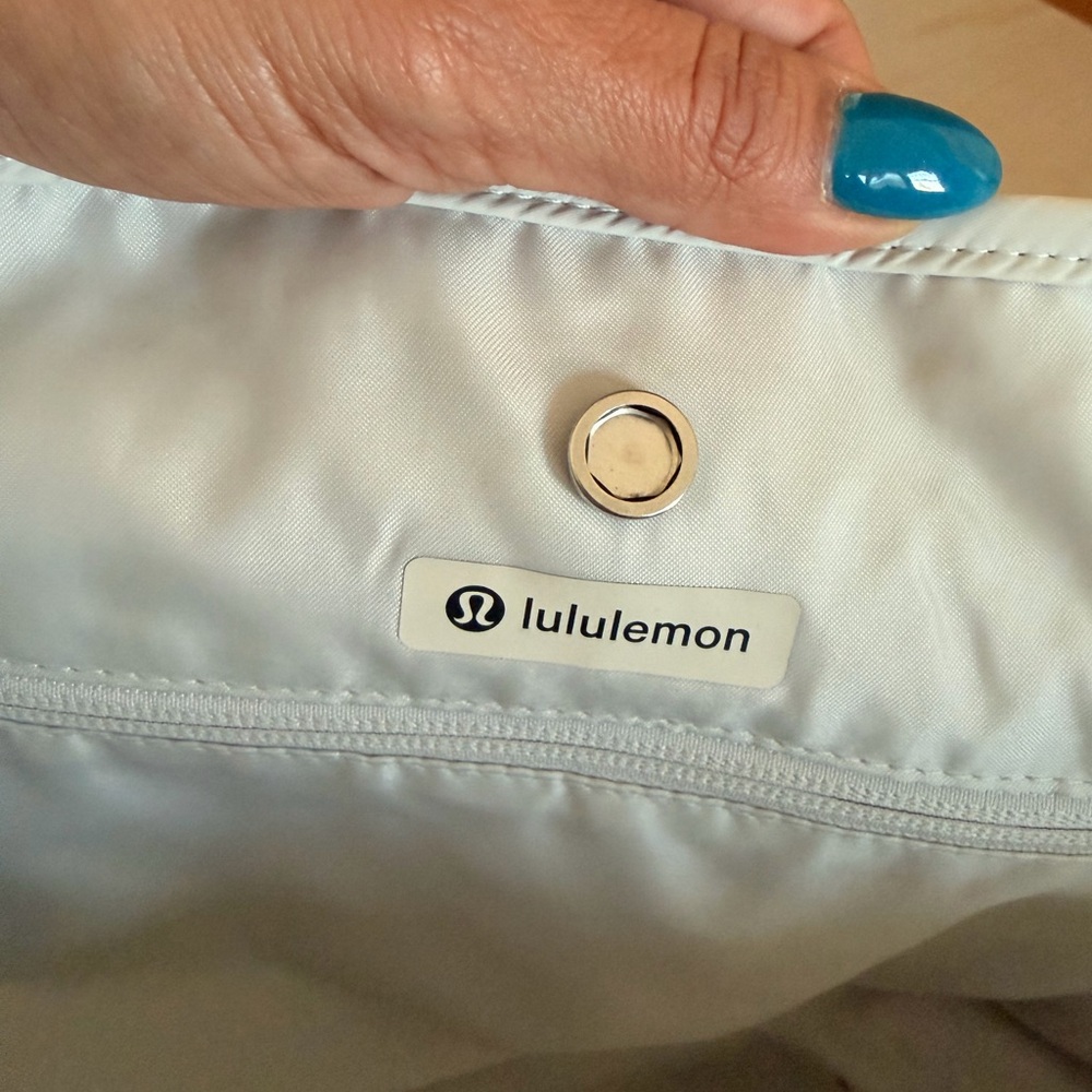 lululemon athletica White Drawstring Shoulder Bag with Rope Strap - Picture 4 of 7